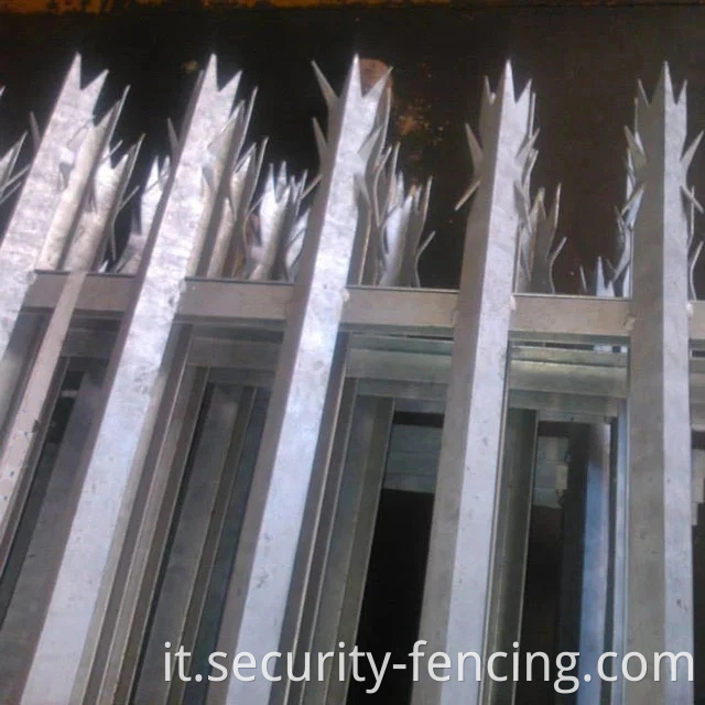 BS1722 a caldo a caldo Tre rotaia da 3,0 m a triplo punta Curved top Wace Acciaio Palisade ad alta recinzione per la stazione di pompaggio Telecom Sostation Potenza